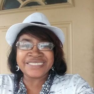 Meet your Posher, Edna